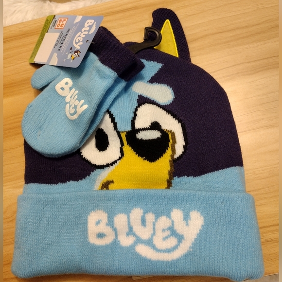 BLUEY Knit Hat & Mitten Set Youth π - Picture 3 of 3